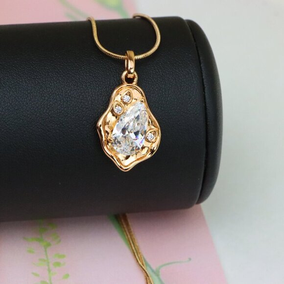 "Elegant White Teardrop Pendant in Gold Plated Artistic Frame, XPPT1731 - Picture 3 of 13